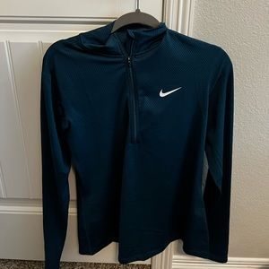 Nike half zip worn once